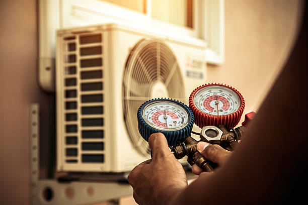 Professional Hvac technician working in Trabuco Canyon, CA